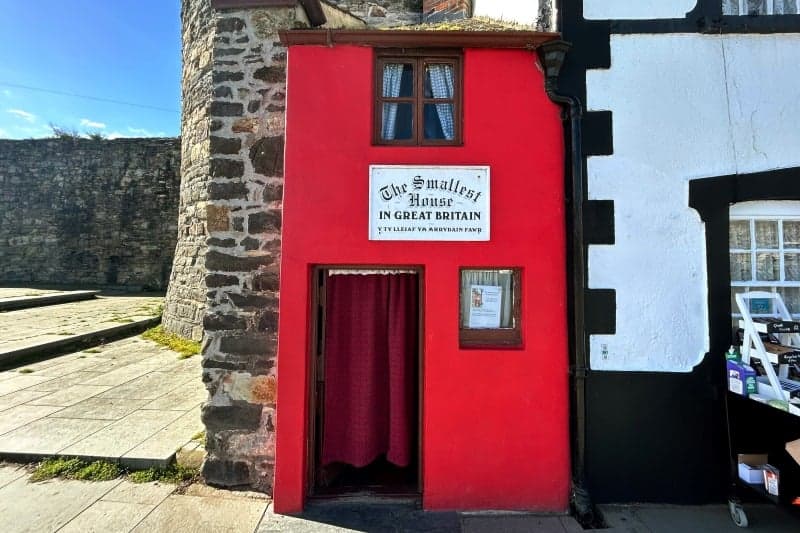 The Smallest House in Great Britain: Information and Visitors Guide